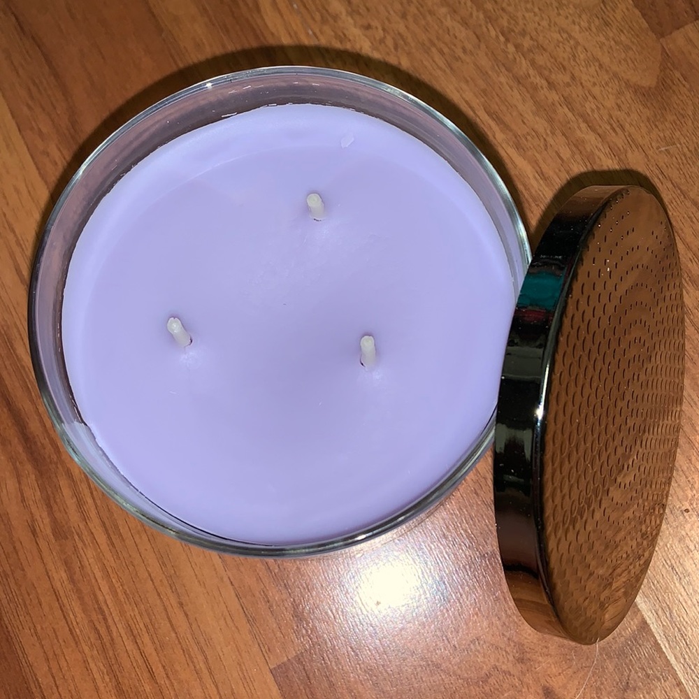 Bath and Body Works Sugared Lemonade & Blueberry 🫐 Sugar Three Wick Candle - Picture 4 of 6
